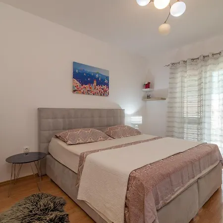 Lägenhet Fani Trogir