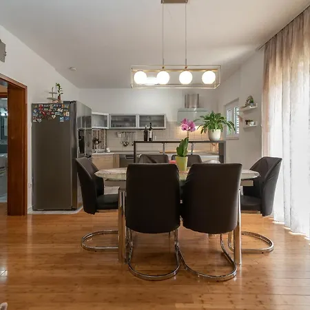 Apartment Fani *
